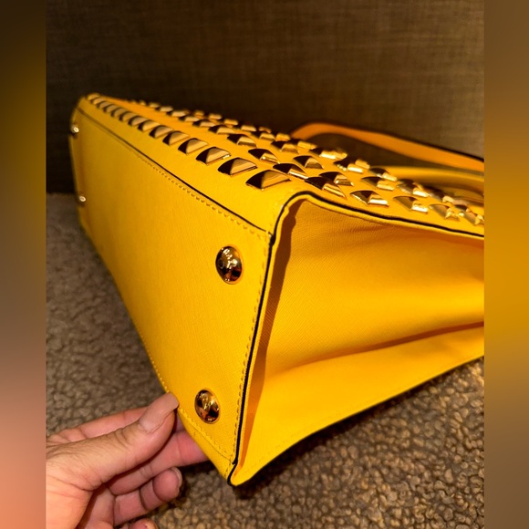 Like New 💛 Michael Kors Studded Hamilton Satchel - Picture 5 of 9